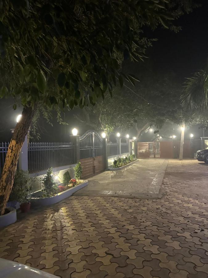Kaashi Flora - Luxury 3bhk *