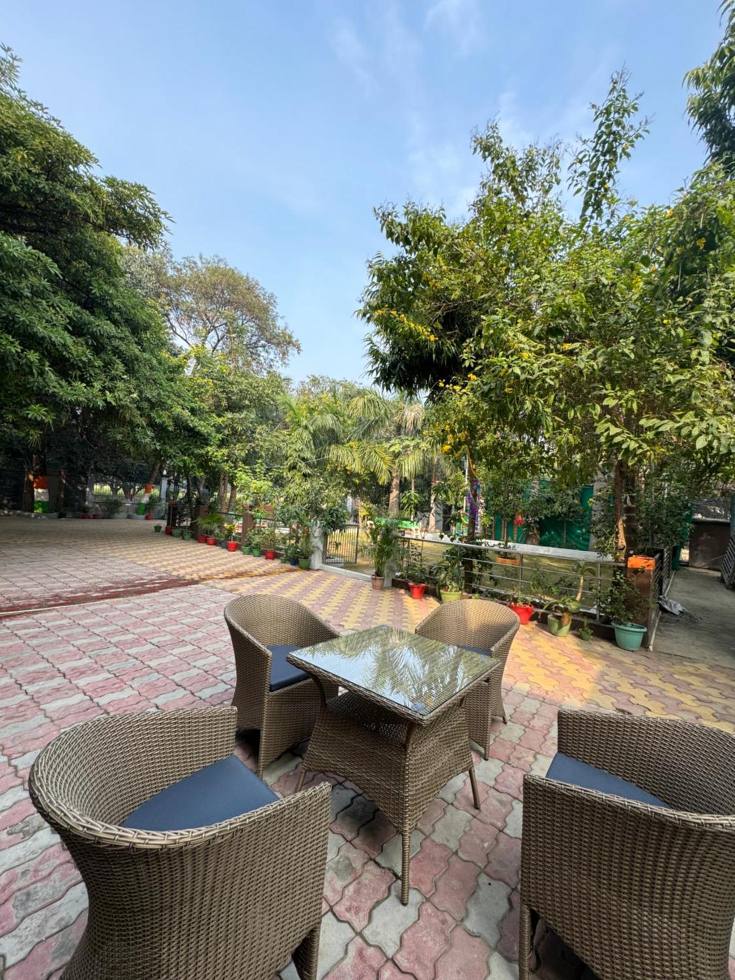 Villa Kaashi Flora - Luxury 3bhk *